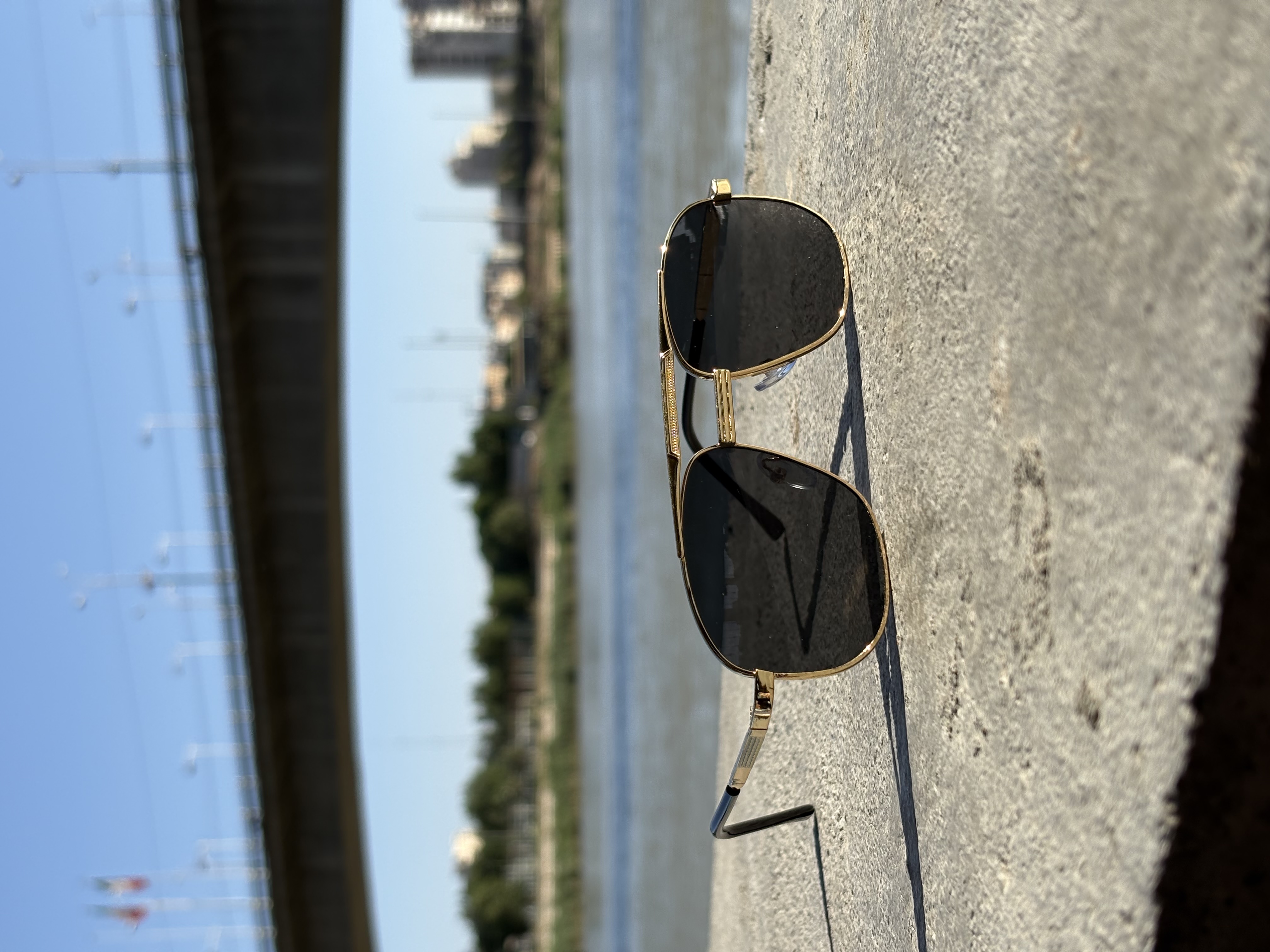 عینک افتابی برند ریبن Rayban زنانه مردانه شب و روز uv400 فریم طلایی جنس فلزی